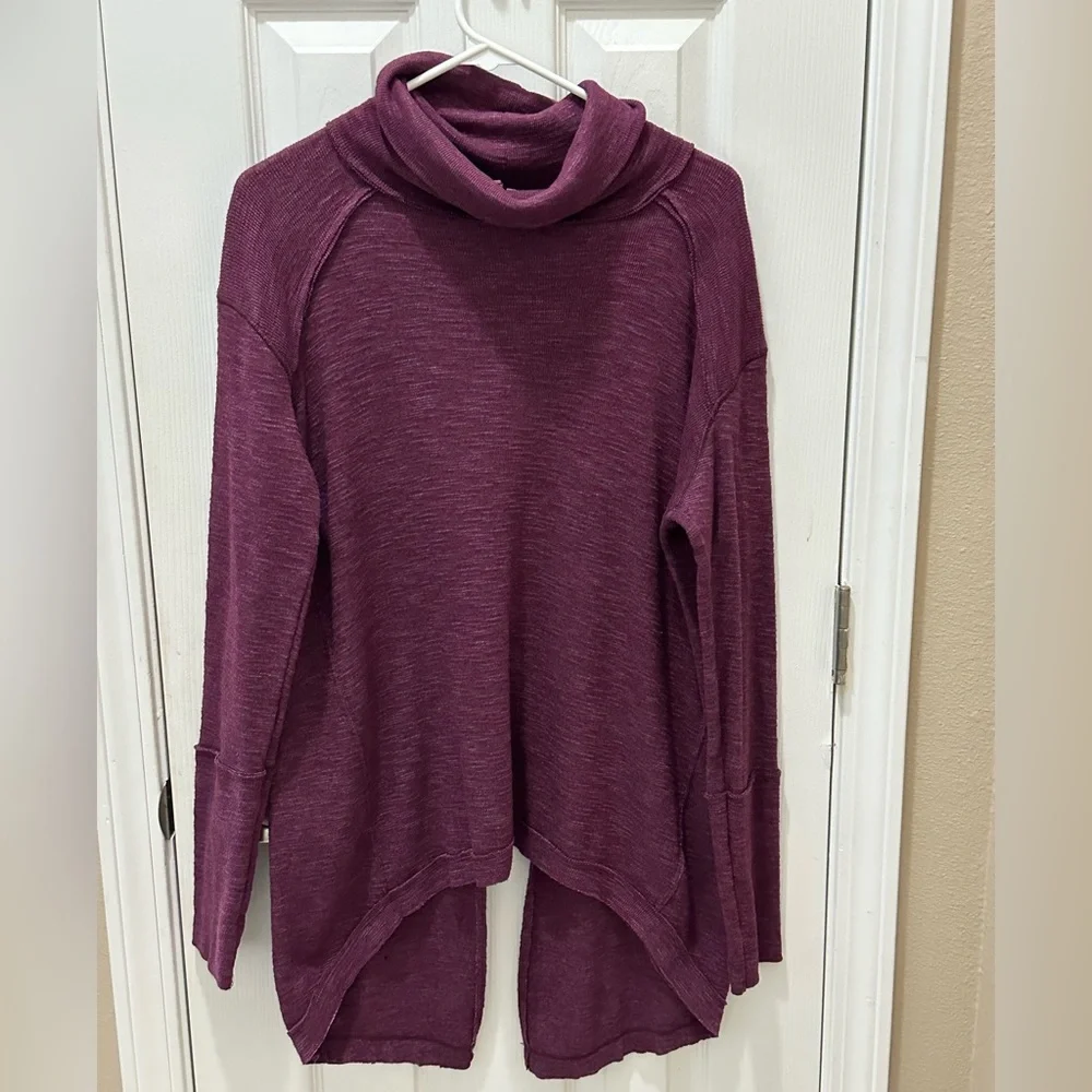 Free People We the Free Split Back Turtleneck Sweater Size Medium purple